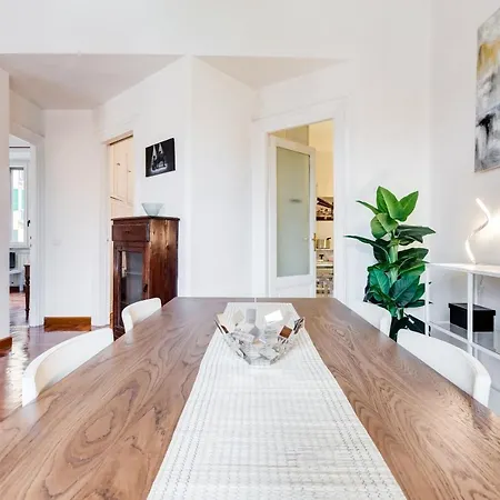 Lejlighed Large And Bright Flat In San Giovanni *