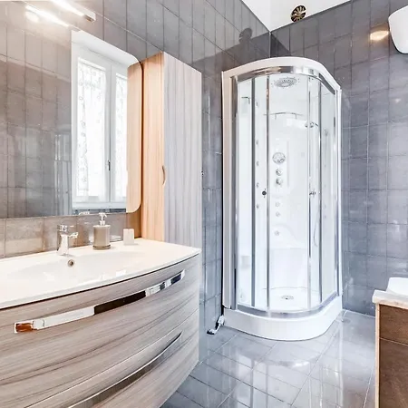 Large And Bright Flat In San Giovanni * Rom