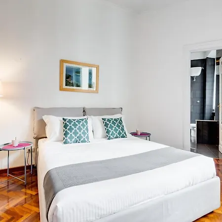 Large And Bright Flat In San Giovanni Lejlighed