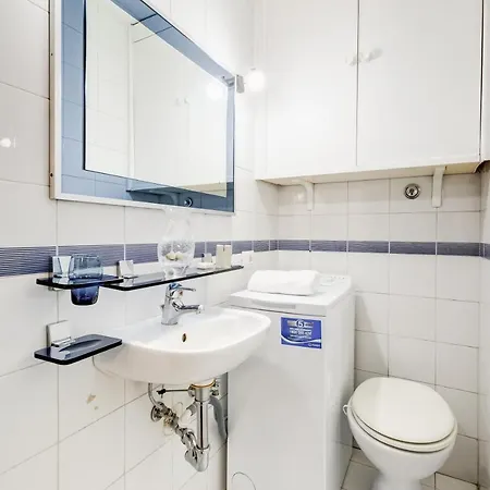 Large And Bright Flat In San Giovanni Lejlighed *