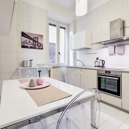 Large And Bright Flat In San Giovanni Lejlighed