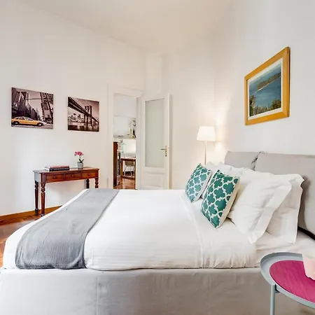 Lejlighed Large And Bright Flat In San Giovanni *