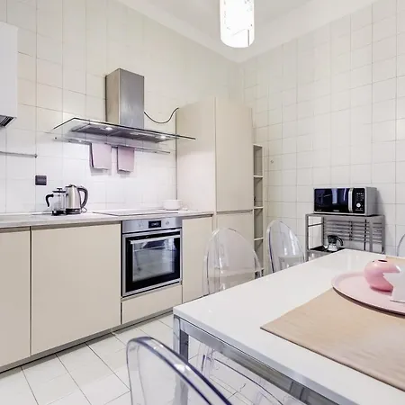 Large And Bright Flat In San Giovanni 아파트 로마