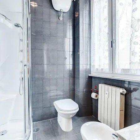 Large And Bright Flat In San Giovanni