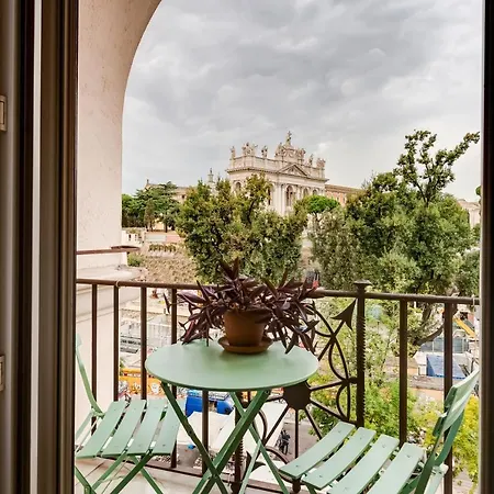 Large And Bright Flat In San Giovanni * 로마