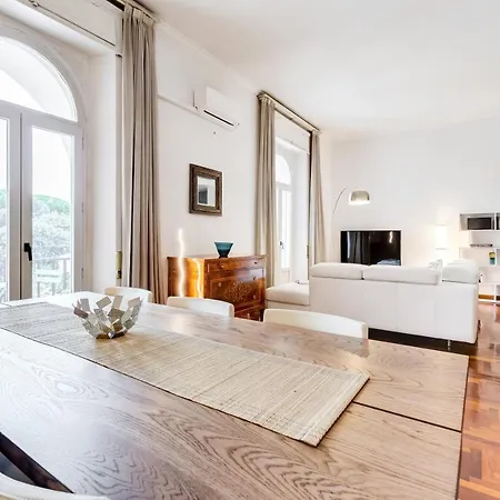Large And Bright Flat In San Giovanni 로마